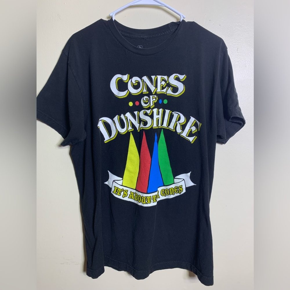 COPY - Cones of Dunshire graphic tee Parks and Recreation size large